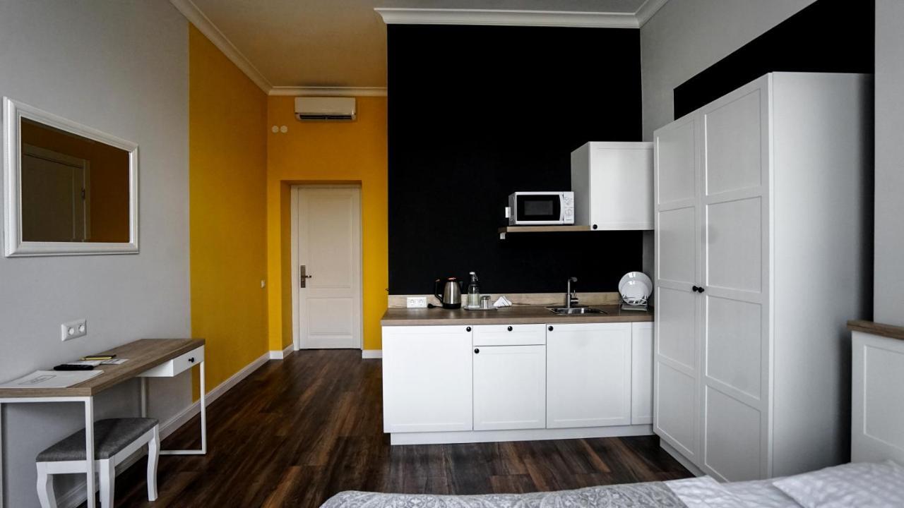 Hotel N°10 Lviv Exterior photo