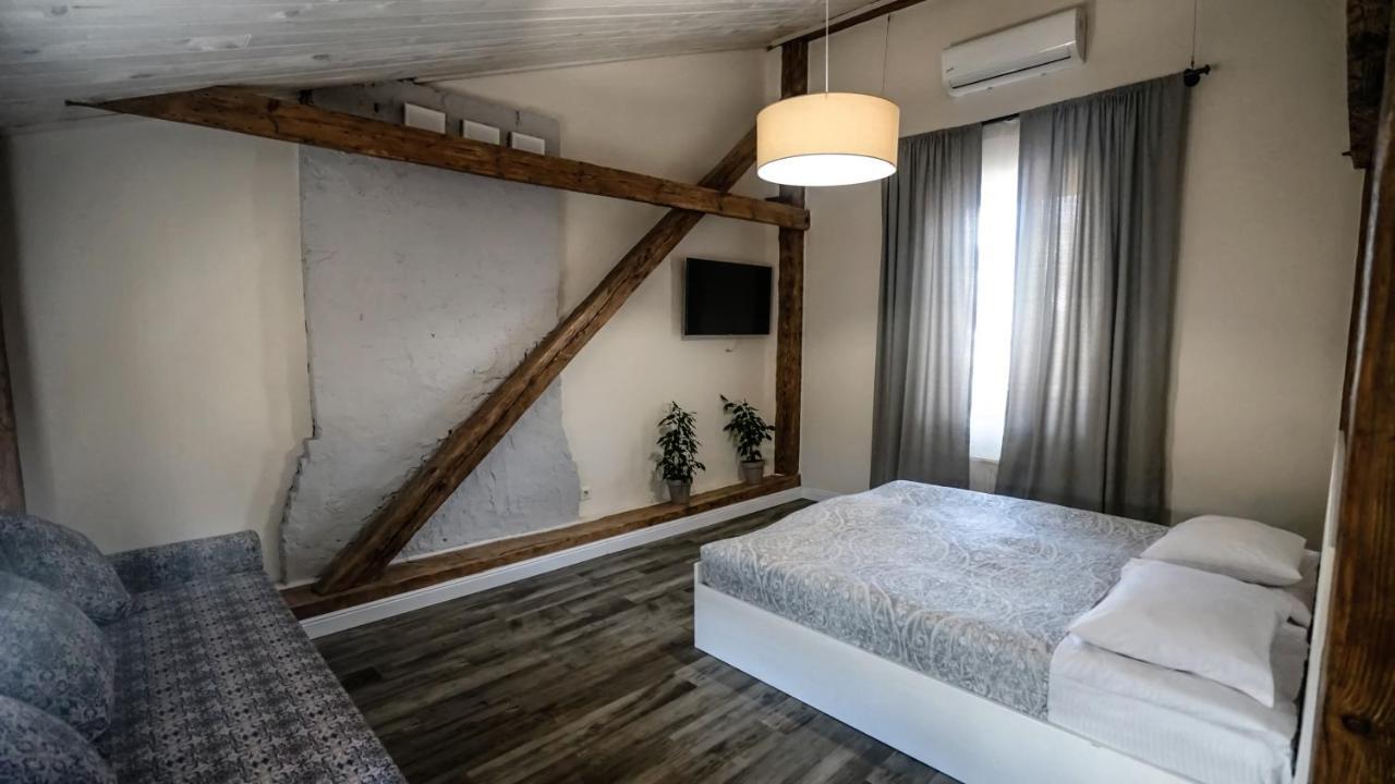 Hotel N°10 Lviv Exterior photo